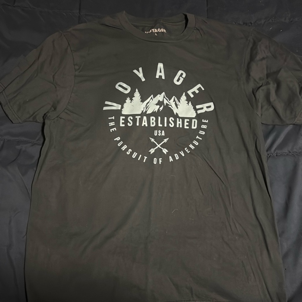 Men’s t-shirt size large